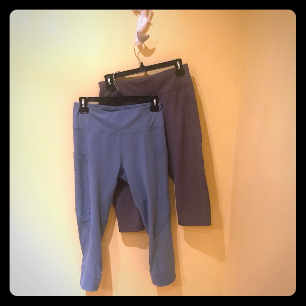 Capri leggings x 2